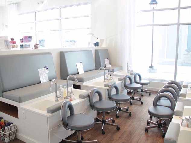 Deluxe Nail Salon In Dallas 75248 Tx