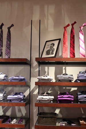 News_Robert Graham Store_Frank Sinatra Picture_May 2012