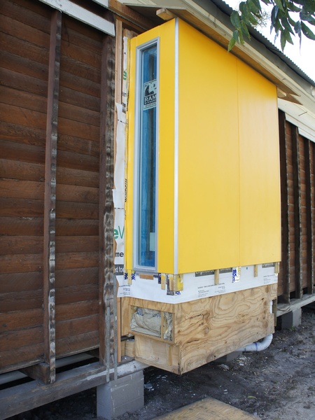 OutHouse InHouse, detail