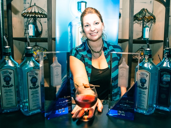 Lindsay Heffron, bartender, Liberty Station, cocktail, drink