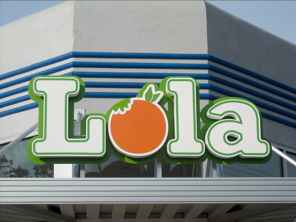 Places_Food_Lola_sign